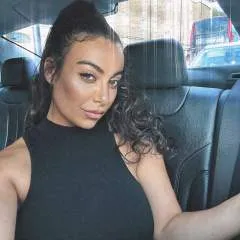 Della photo on Jungo Live