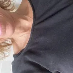 Lorna photo on Jungo Live