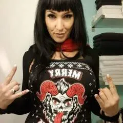 Mistress Hellfire photo on Jungo Live