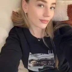 Bella photo on Jungo Live