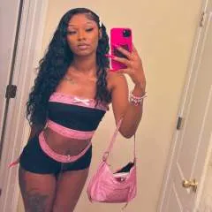 Sarah Vee photo on Jungo Live