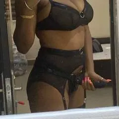 Mistressdee photo on Jungo Live