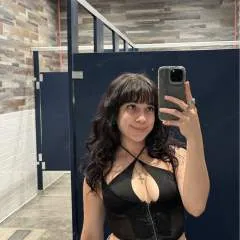 Laura photo on Jungo Live