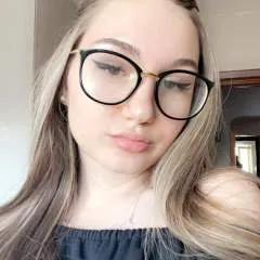 Julie........ photo on Jungo Live