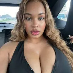 Mistress Kitana photo on Jungo Live