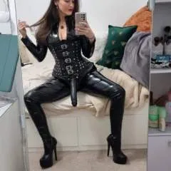 Mistress Truee photo on Jungo Live