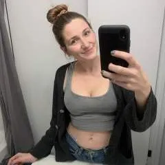 Courtney photo on Jungo Live