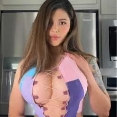 Emily 🥵 photo on Jungo Live