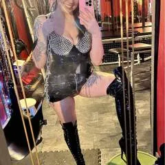 Mistress Nathy photo on Jungo Live