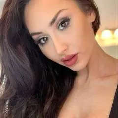 Ann photo on Jungo Live