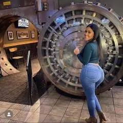 Sexyhdebby.83 photo on Jungo Live