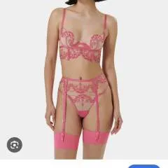 Sissy Slav Vvvv photo on Jungo Live