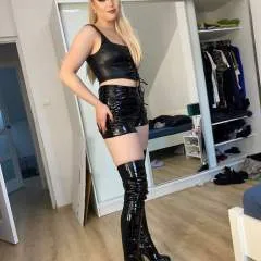 Mistressjenny8 photo on Jungo Live
