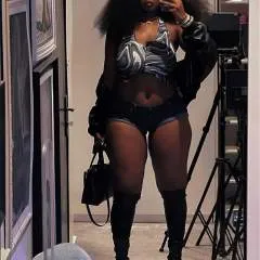 Lady Brown photo on Jungo Live