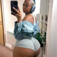 Lady Brown photo on Jungo Live