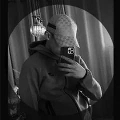 Iwillbeyoursexslave photo on Jungo Live