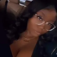 Lolaathagoddess photo on Jungo Live