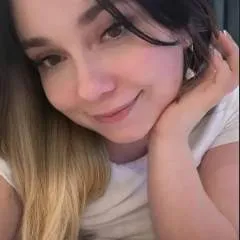 Sarah photo on Jungo Live