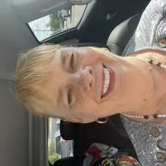 Caroline photo on Jungo Live