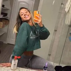 Sarah photo on Jungo Live