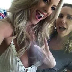 Lizzy73 photo on Jungo Live