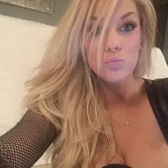 Lizzy73 photo on Jungo Live