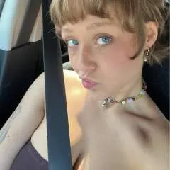 Sabrina photo on Jungo Live