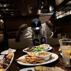 Rossmoney photo on Jungo Live