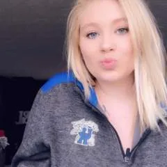 Caroly........ photo on Jungo Live