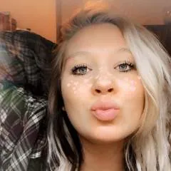 Caroly........ photo on Jungo Live