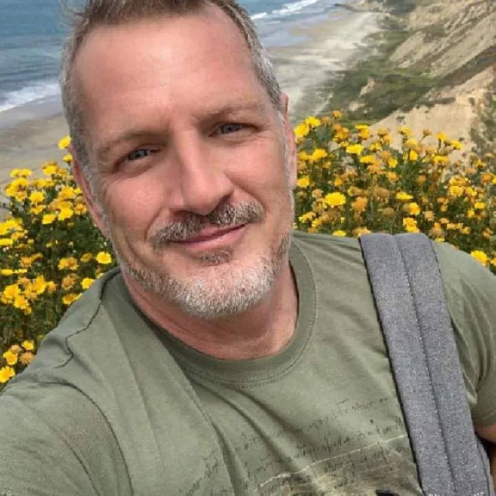 Gates Photo On Jungo Live