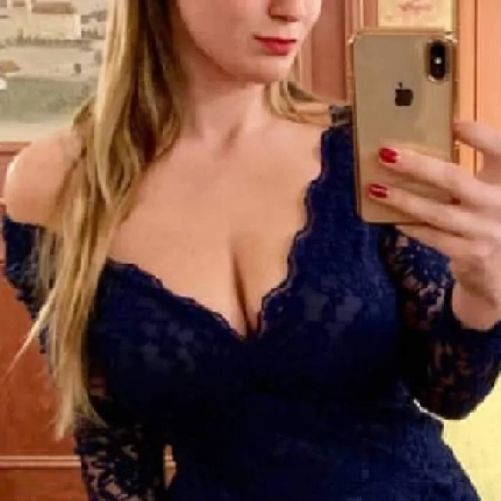 Esther Photo On Jungo Live