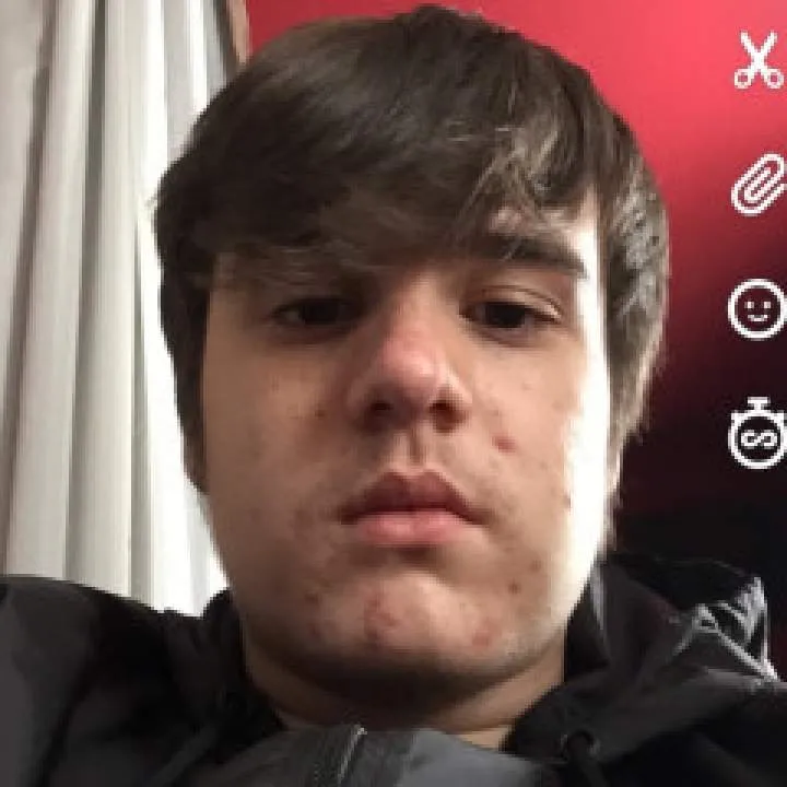 British Male Ready To Mingle Photo On Jungo Live