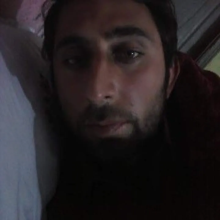 Gillani Photo On Jungo Live