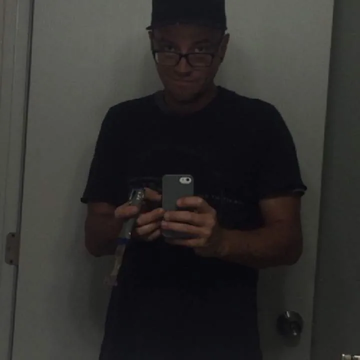 Cale Photo On Jungo Live