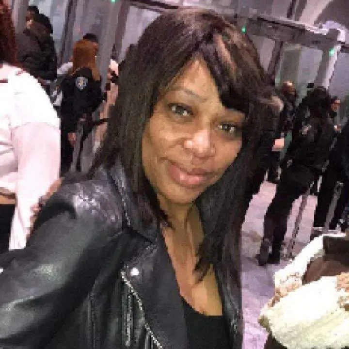 Red Photo On Jungo Live