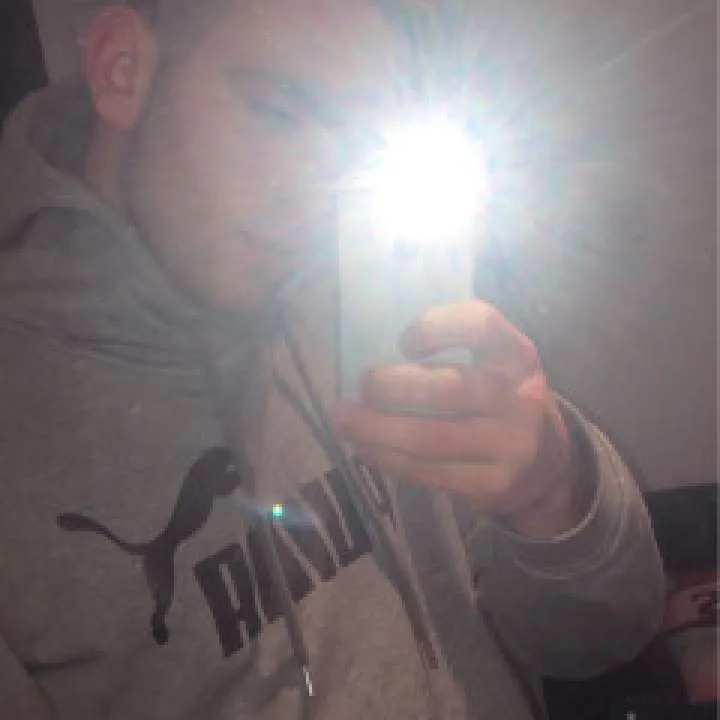 Tylerh.... Photo On Jungo Live