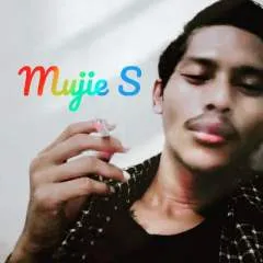 Mujis........