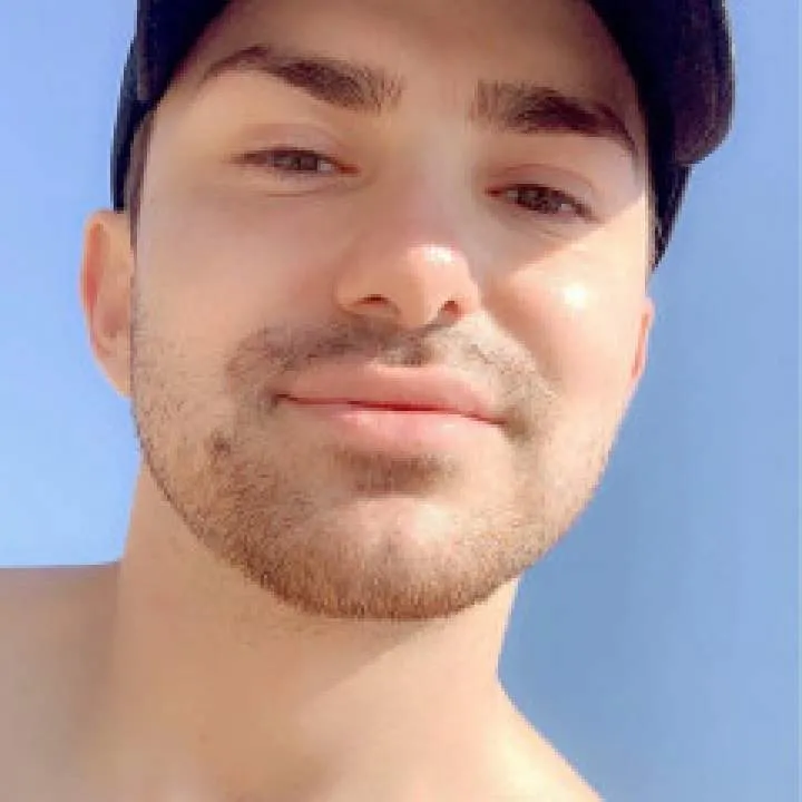 Derrick Photo On Jungo Live