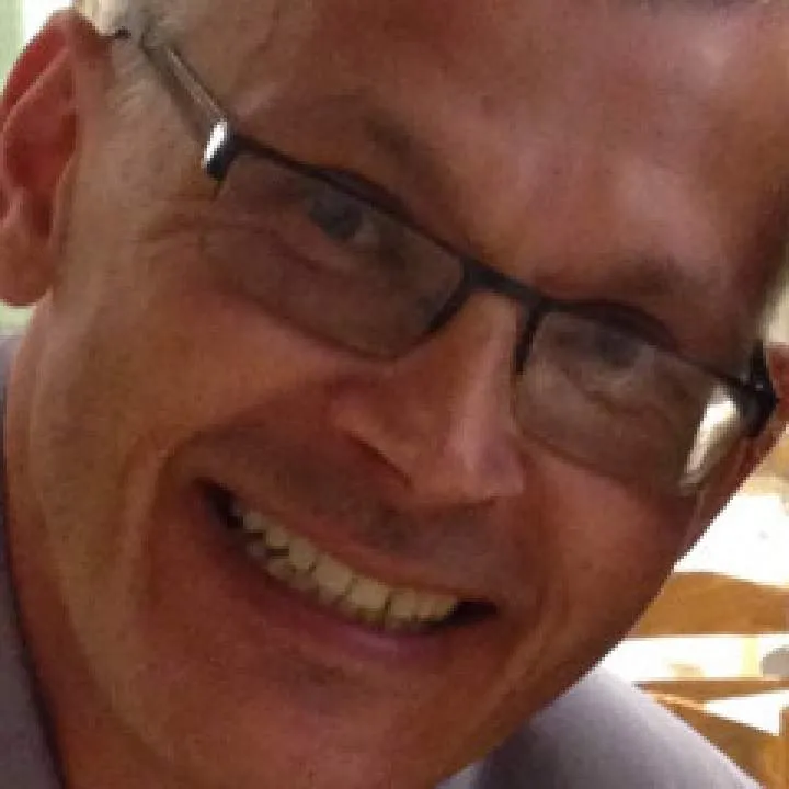 Bond Hard Photo On Jungo Live