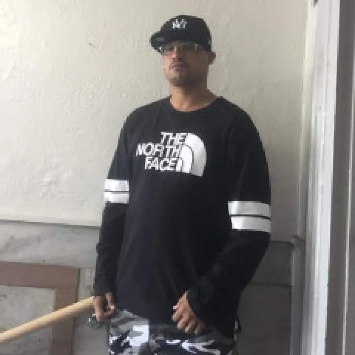 Thomas Photo On Jungo Live