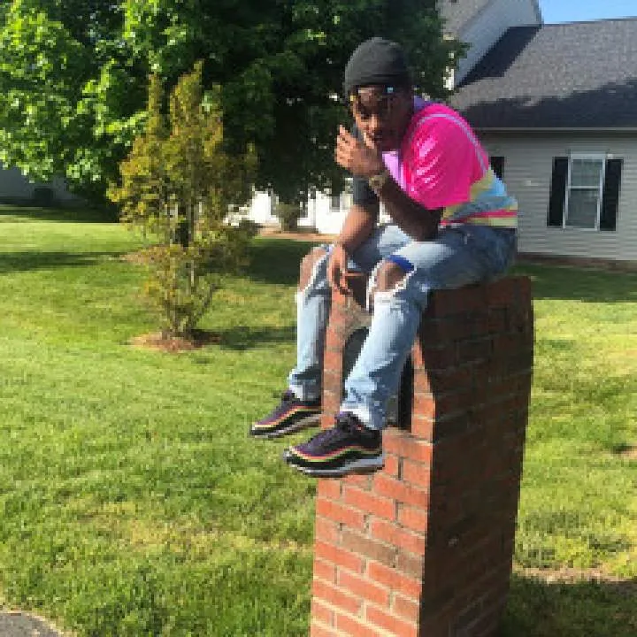 Derek Photo On Jungo Live