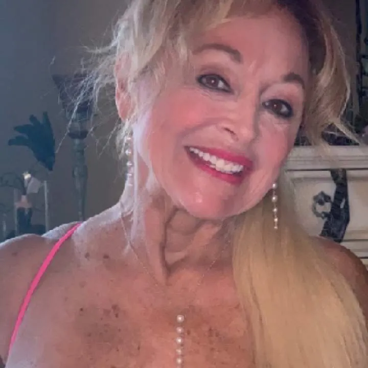 Cometobedluv Photo On Jungo Live