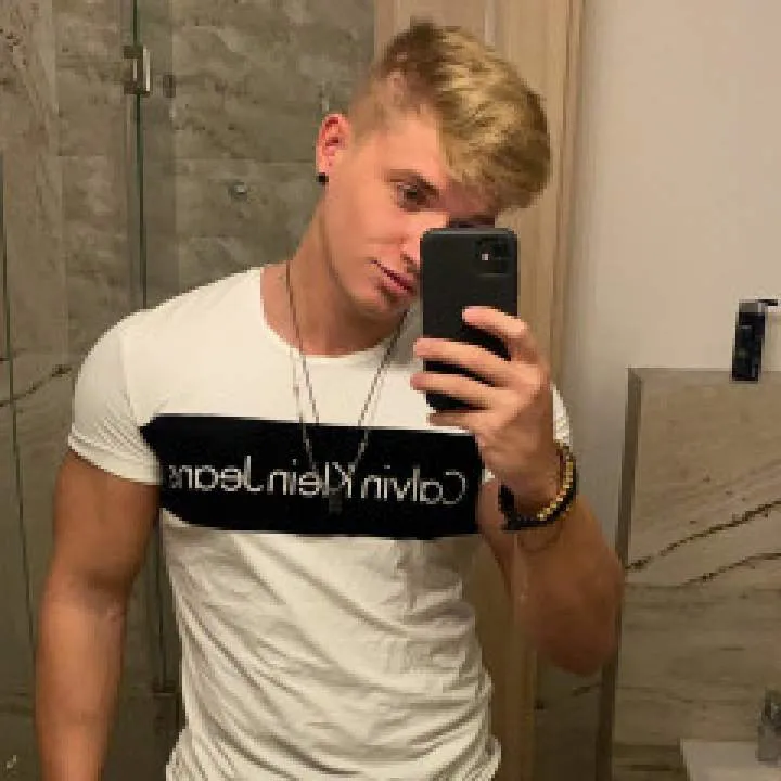 Roland Photo On Jungo Live