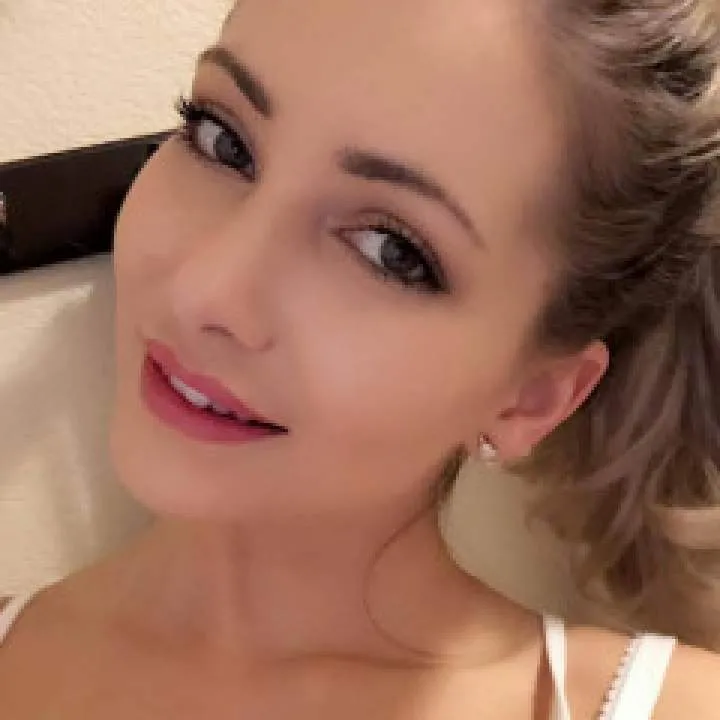 Beatrice Photo On Jungo Live