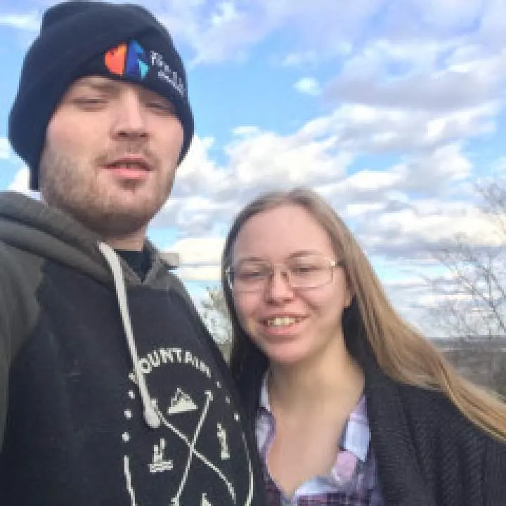 Aaron & Amanda Photo On Jungo Live