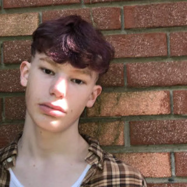 Tony Photo On Jungo Live