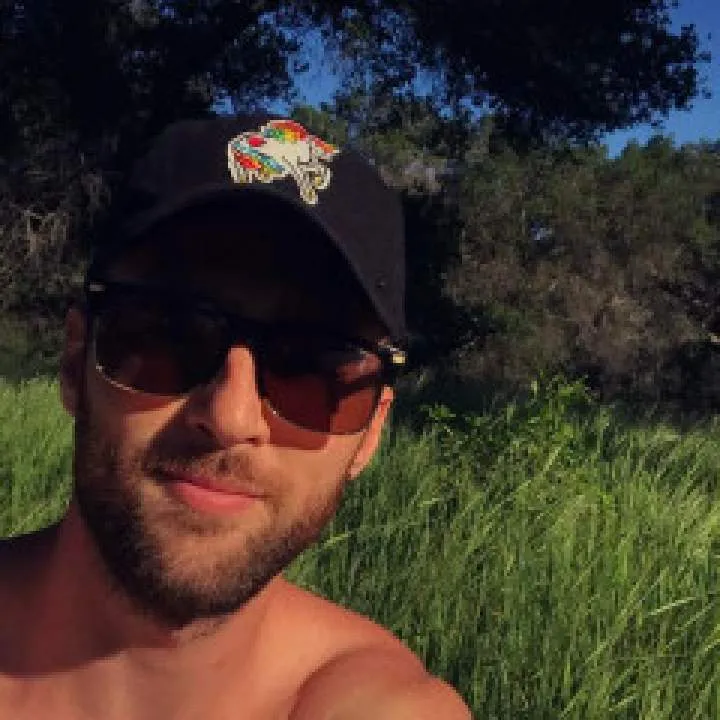 Derek2 Photo On Jungo Live