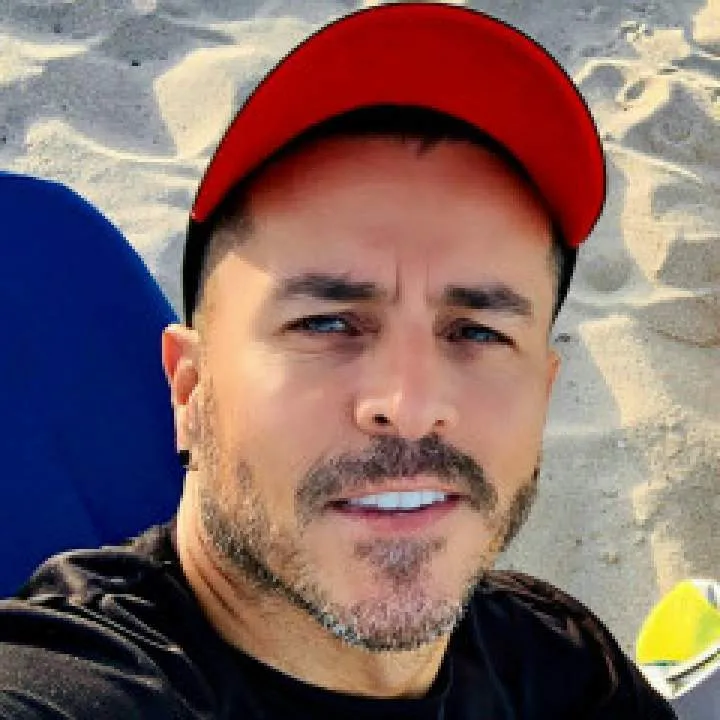 Lewis Photo On Jungo Live