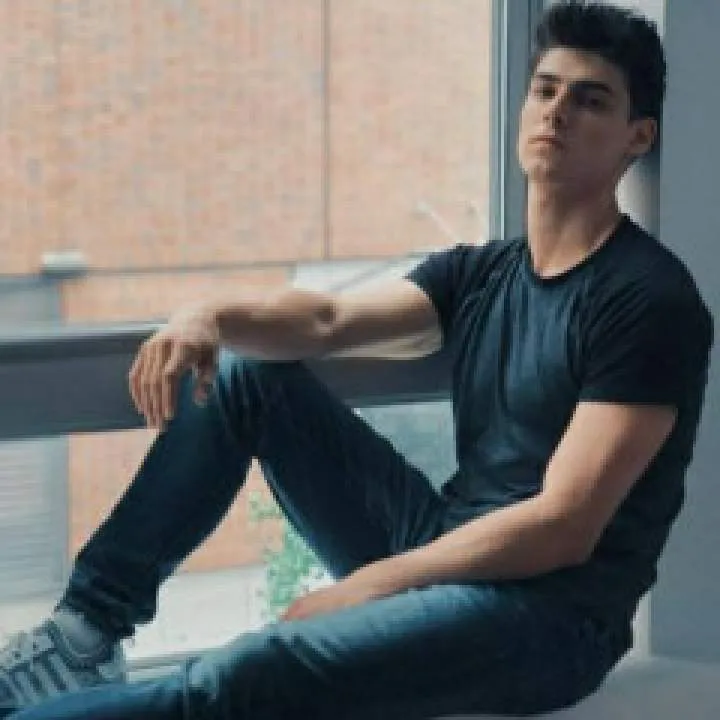 Ronit Photo On Jungo Live